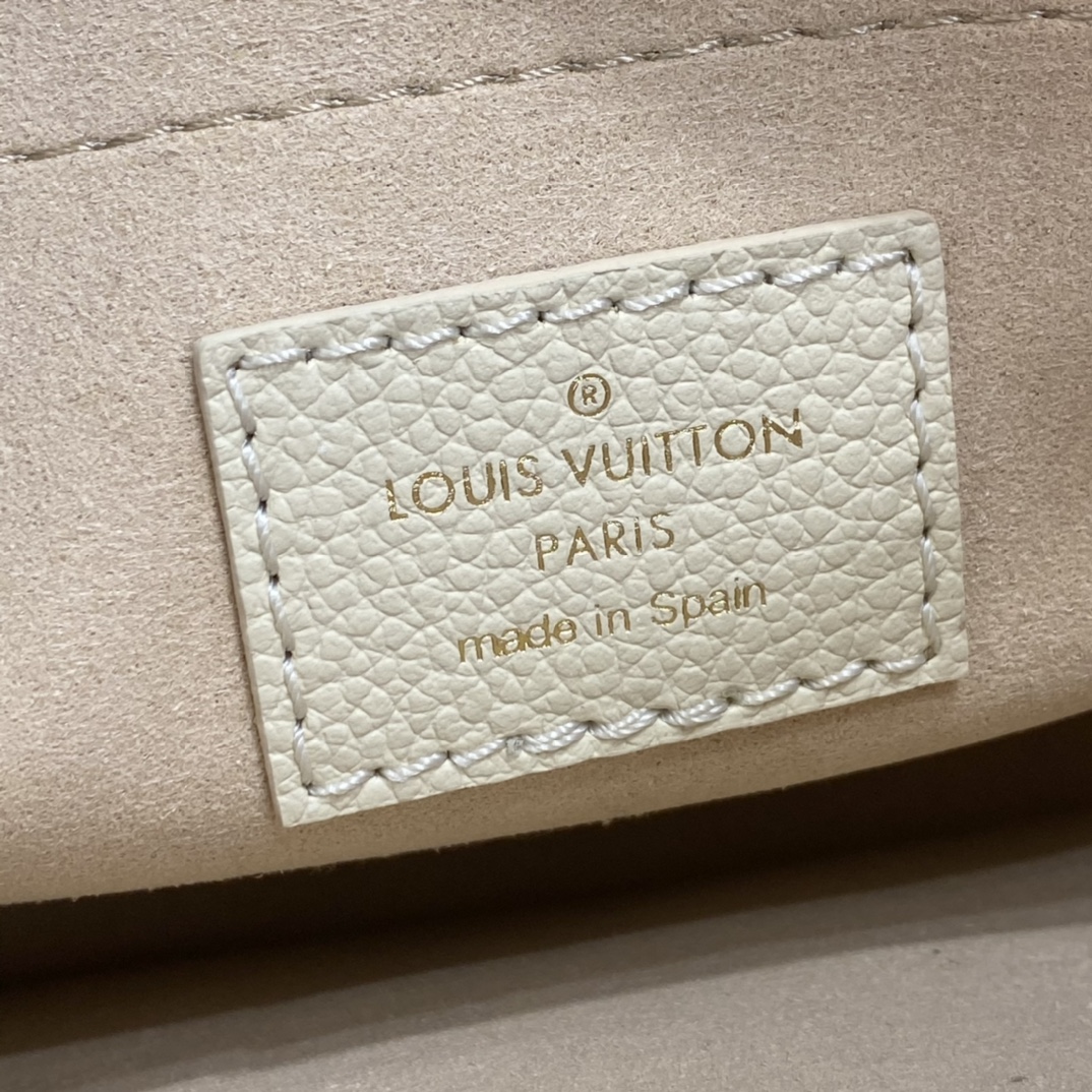 Louis Vuitton MULTI POCHETTE ACCESSOIRES Monogram M80447 Cream 